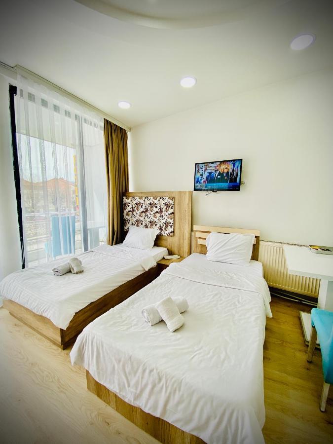 Hotel Perla Prizren Esterno foto